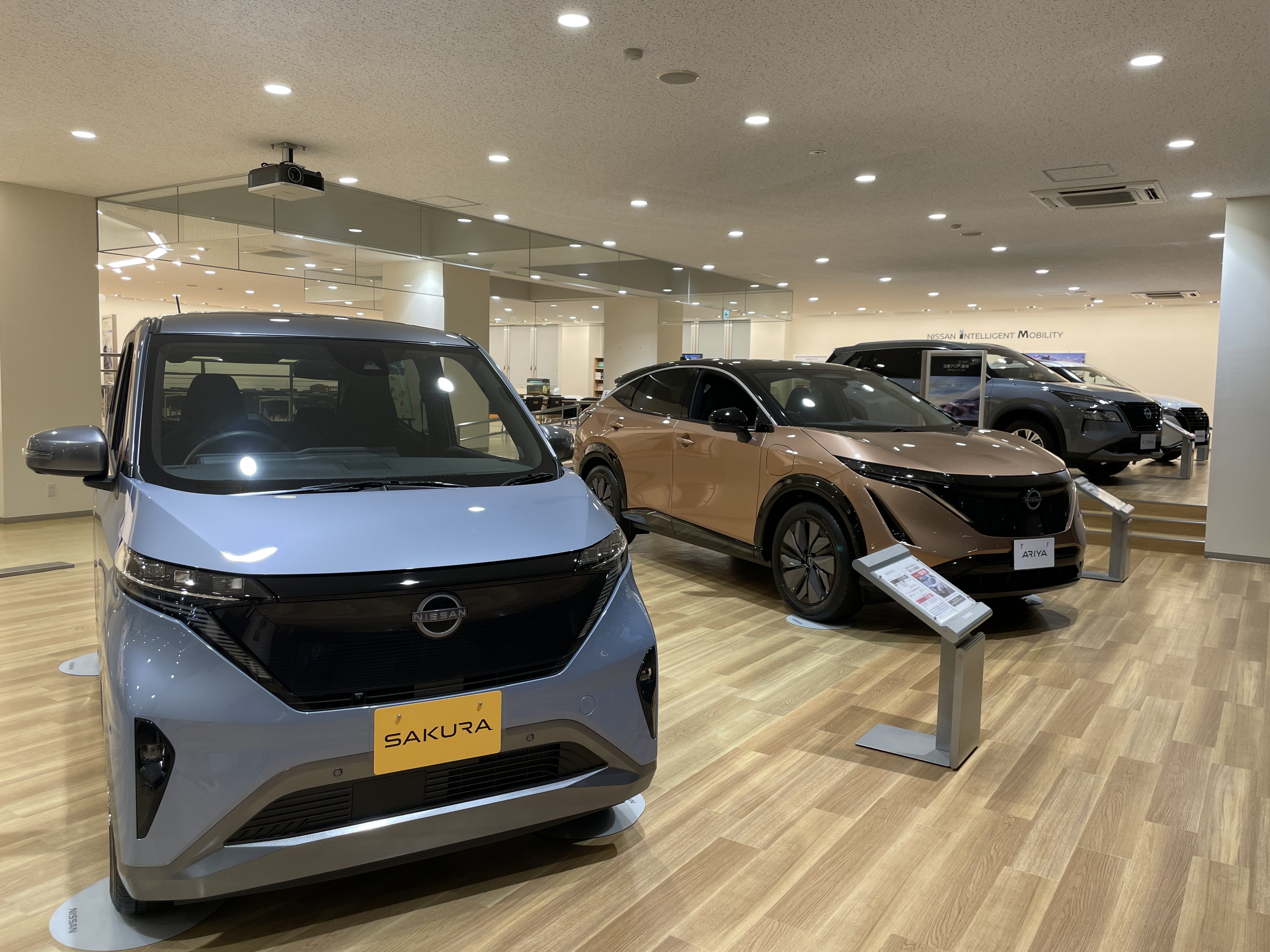 旭川日産自動車株式会社 神居本店 外観 内観写真